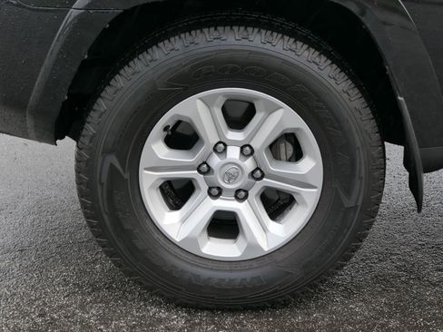 Used 2024 Toyota 4Runner SR5 image 10