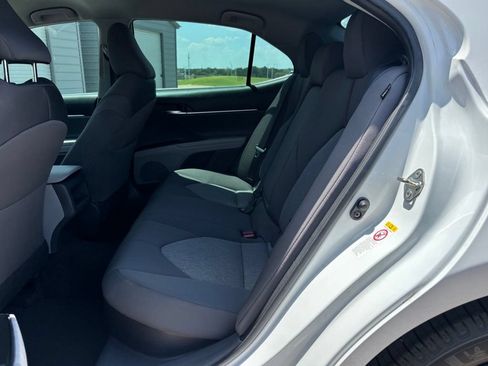 Used 2018 Toyota Camry LE FWD image 7