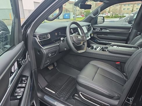 New 2026 Jeep Grand Wagoneer Summit w/ Premium Group III AWD/4WD image 13