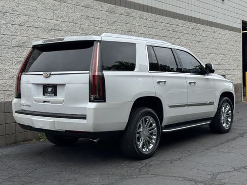 Used 2016 Cadillac Escalade 2WD image 3