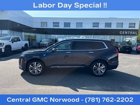 Used 2024 Cadillac XT6 Premium Luxury AWD/4WD image 2