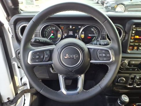 Used 2023 Jeep Wrangler Unlimited Sahara image 19