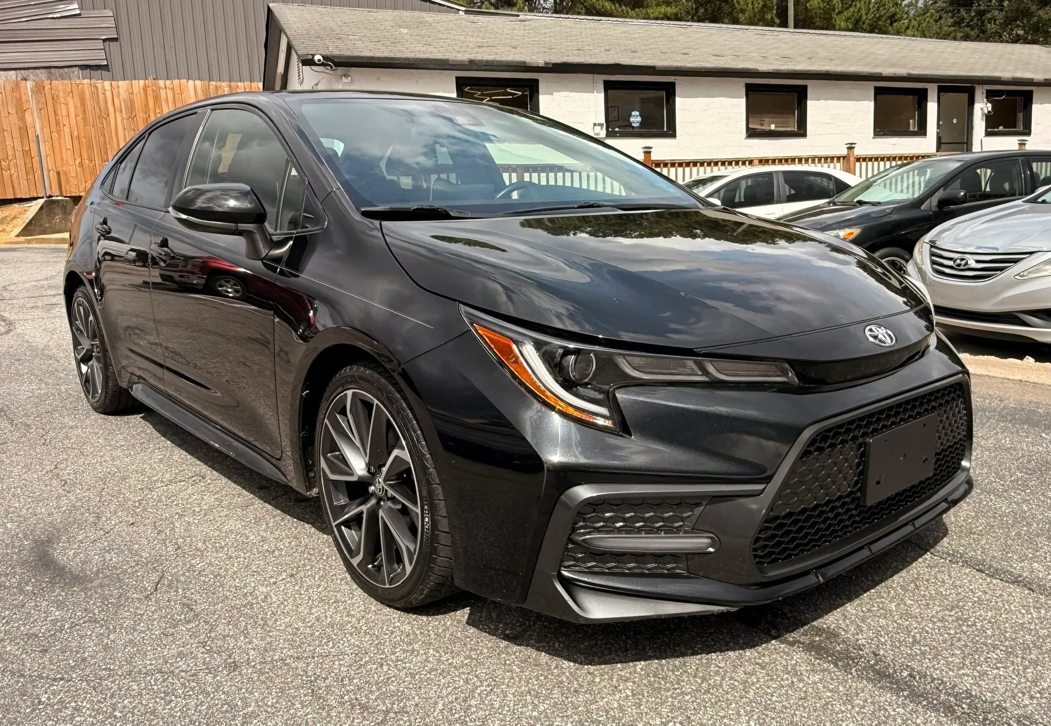 Used 2021 Toyota Corolla SE FWD image 2