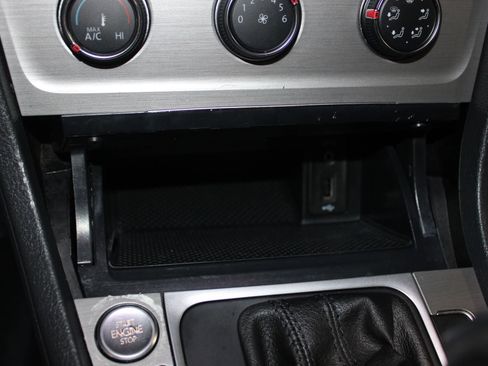 Used 2016 Volkswagen Golf Limited Edition image 22