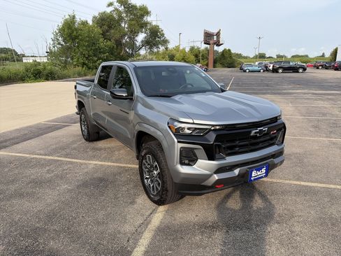 Used 2026 Chevrolet Colorado Z71 AWD/4WD image 8