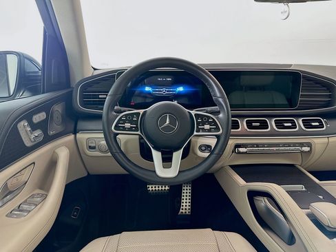 Used 2022 Mercedes-Benz GLS 450 4MATIC image 25