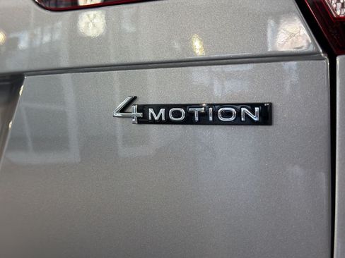Used 2024 Volkswagen Tiguan SE w/ Panoramic Sunroof Package AWD/4WD image 35