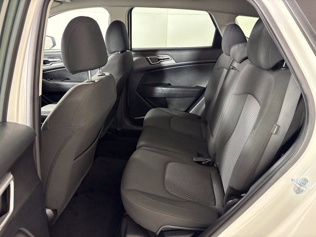 Used 2024 Kia Sportage LX AWD/4WD image 21