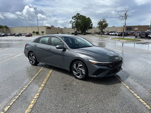 New 2025 Hyundai Elantra Limited image 2