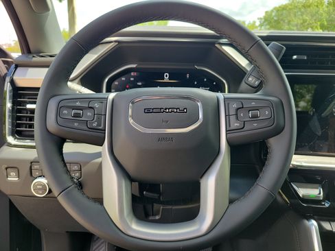 New 2026 GMC Sierra 2500 Denali w/ Denali Reserve Package AWD/4WD image 8