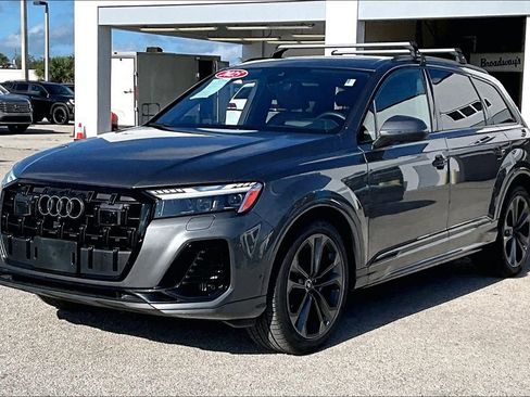 Certified 2025 Audi Q7 3.0T Prestige w/ Prestige Package AWD/4WD image 9
