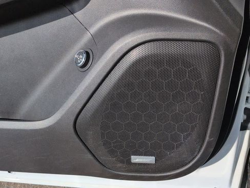 Used 2023 GMC Acadia SLT image 30