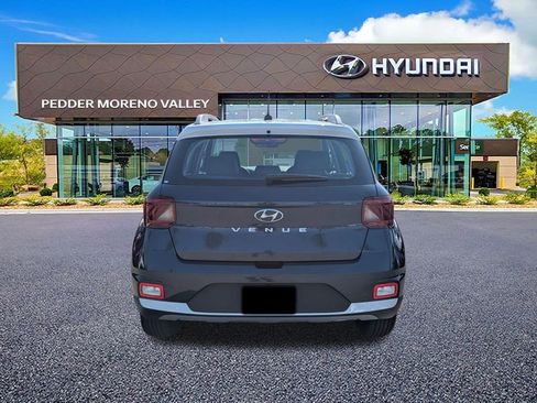 Certified 2025 Hyundai Venue Limited FWD image 4
