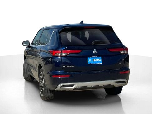 Used 2024 Mitsubishi Outlander SE image 7