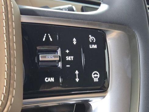 New 2025 Land Rover Range Rover SE image 25