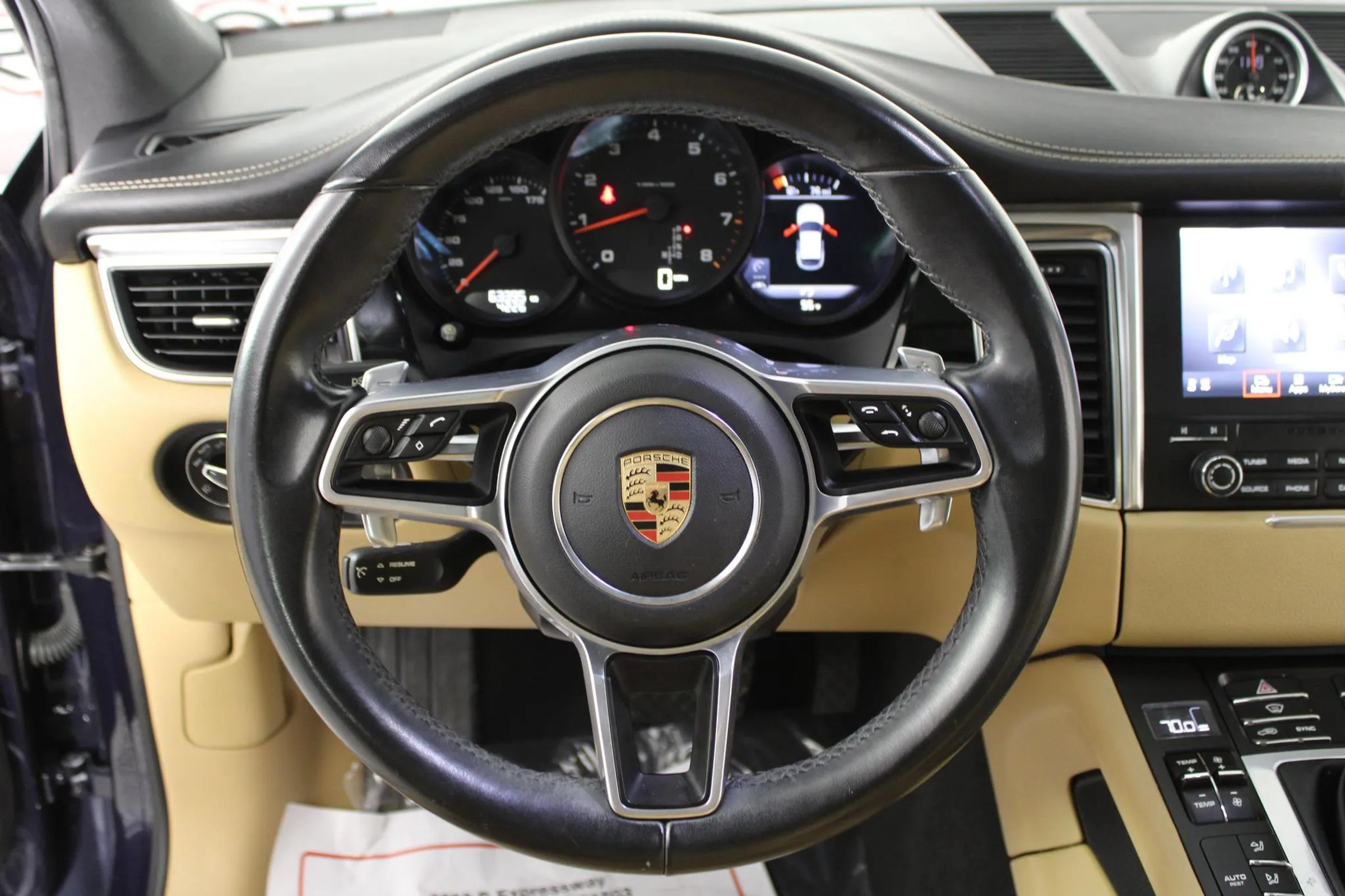 Used 2018 Porsche Macan Sport Edition AWD/4WD image 13