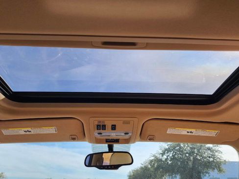 Used 2012 Cadillac Escalade Luxury image 46