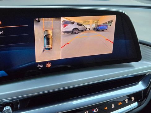 Used 2024 Cadillac Lyriq Luxury RWD image 35