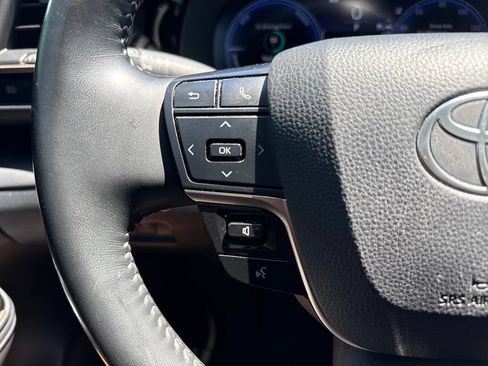 Used 2024 Toyota Crown AWD/4WD image 15