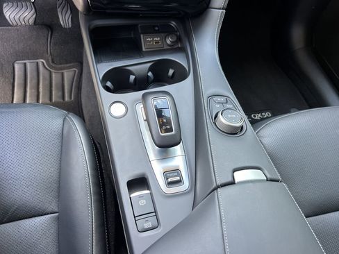Used 2023 INFINITI QX50 Luxe FWD image 28