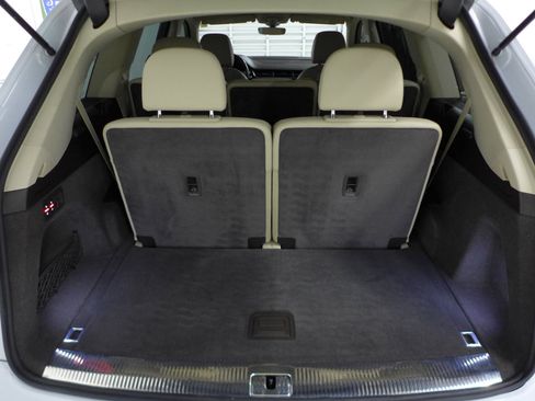 Used 2019 Audi Q7 3.0T Prestige image 69