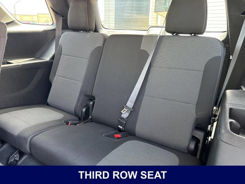 Used 2021 Chevrolet Traverse LS FWD image 20
