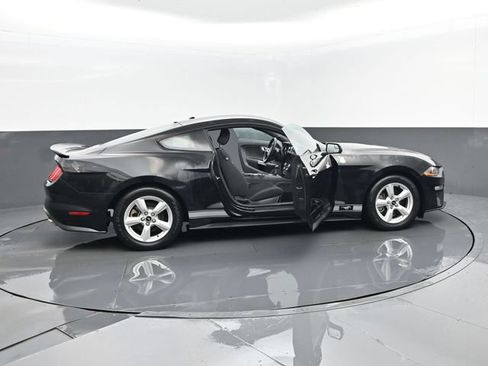 Used 2019 Ford Mustang Coupe RWD image 25