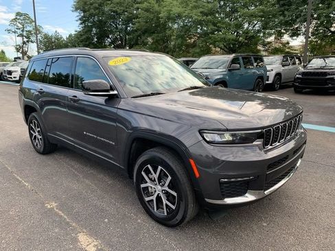 Used 2023 Jeep Grand Cherokee L Limited AWD/4WD image 9