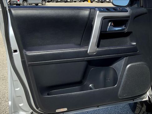 Used 2023 Toyota 4Runner SR5 Premium w/ Moonroof Package RWD image 39
