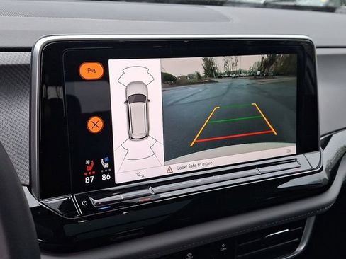 Certified 2025 Volkswagen Atlas Peak Edition SE AWD/4WD image 24