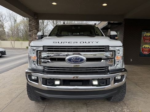 Used 2019 Ford F250 Lariat w/ Lariat Ultimate Package image 3