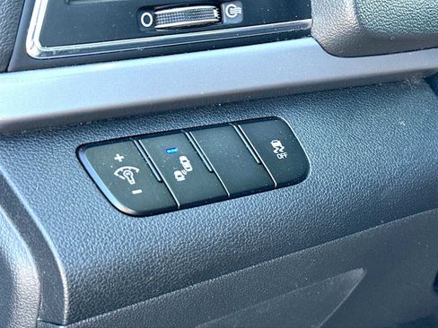 Used 2018 Hyundai Elantra SEL image 28