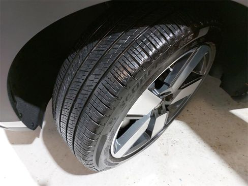 Used 2025 Hyundai Santa Fe Limited image 34