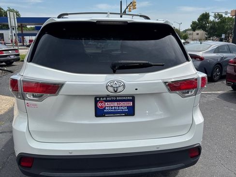 Used 2015 Toyota Highlander Limited FWD image 4