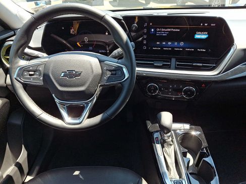 Certified 2024 Chevrolet Trax ACTIV w/ Sunroof Package FWD image 11