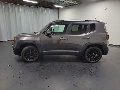 Used 2016 Jeep Renegade Latitude image 6