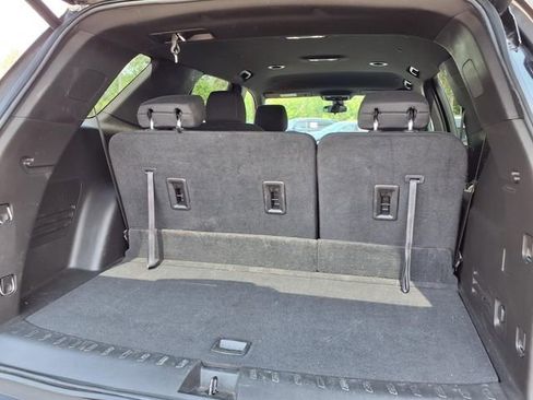 Used 2023 Chevrolet Traverse LT FWD image 21
