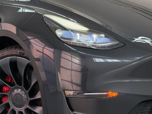 Used 2024 Tesla Model Y Performance AWD/4WD image 10