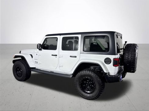 Used 2018 Jeep Wrangler Unlimited Sahara w/ Uconnect 4C Nav & Sound Group image 8