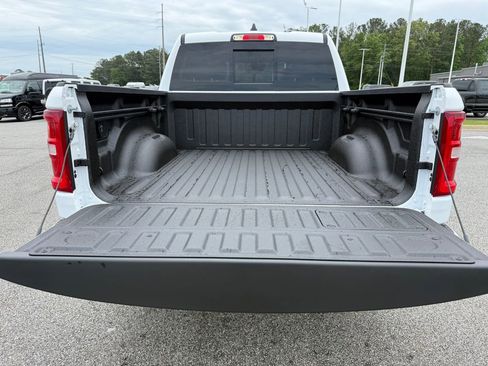 New 2026 RAM 1500 Laramie AWD/4WD image 24