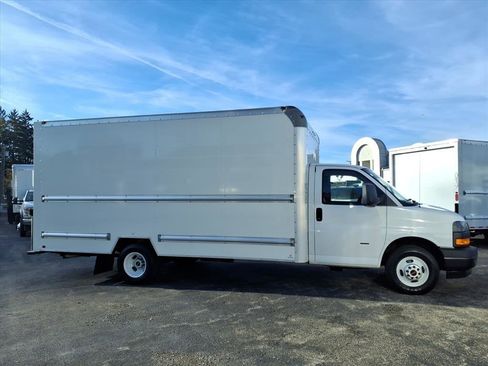 Used 2021 GMC Savana 3500 Extended w/ Power Convenience Package image 5
