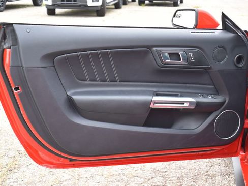 Used 2019 Ford Mustang GT Premium RWD image 7