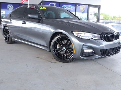 Used 2020 BMW 330i Sedan w/ M Sport Package RWD image 3