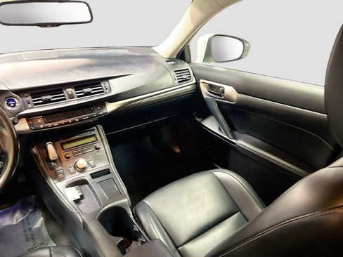 Used 2015 Lexus CT 200h image 22