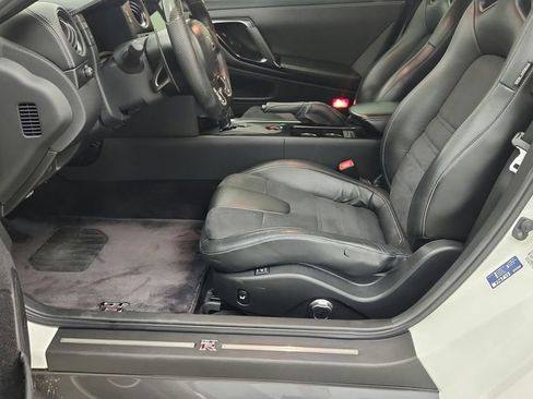 Used 2016 Nissan GT-R Premium AWD/4WD image 28