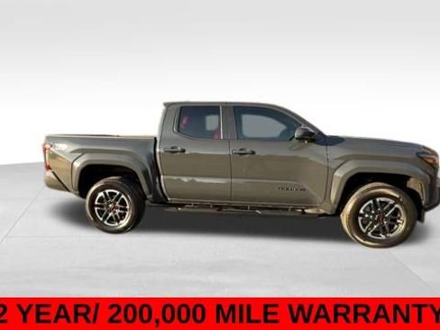 Used 2024 Toyota Tacoma TRD Sport image 8