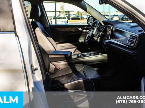 Used 2024 Volkswagen Atlas SE image 23