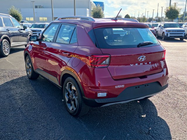 Certified 2024 Hyundai Venue SEL FWD image 3
