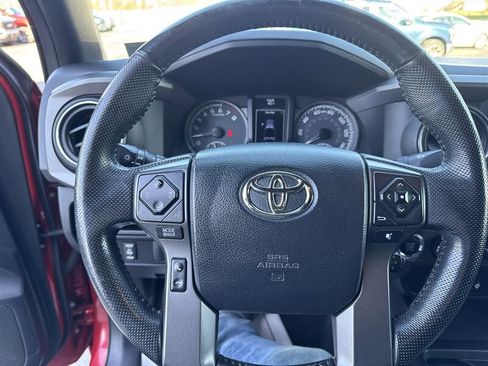 Used 2016 Toyota Tacoma TRD Off-Road w/ Towing Package AWD/4WD image 30