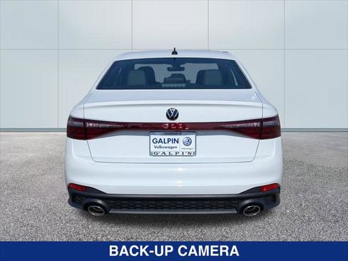 New 2025 Volkswagen Jetta GLI Autobahn image 4